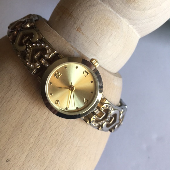 clock Allude🌷 - Picture 16 of 16